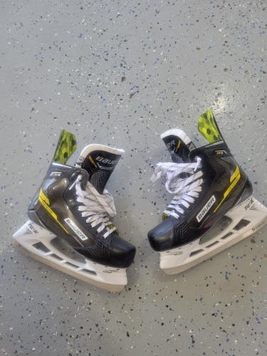 2024 Bauer Supreme Hockey Skates Regular Width 7 (New)