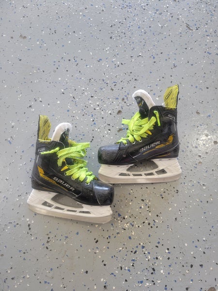 Bauer S22 Supreme Matrix (SMU) Hockey Skates 12.5 (Used)