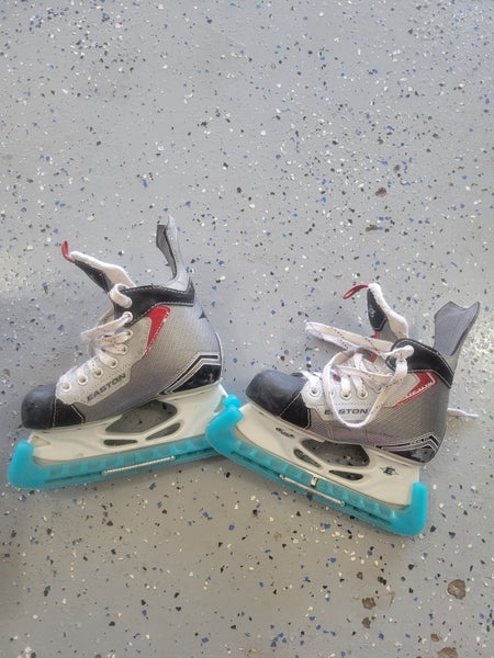 Easton Stealth Lite Hockey Skates Size 1 (Used)