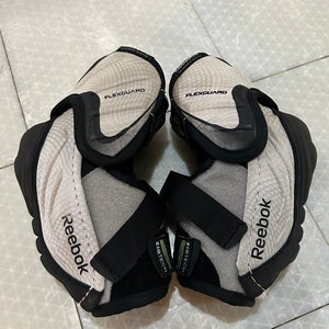 Senior Medium Reebok 11K Elbow Pads (Used)