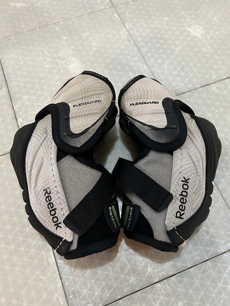 Senior Medium Reebok 11K Elbow Pads (Used)