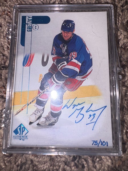 Wayne Gretzky signed and numbered card