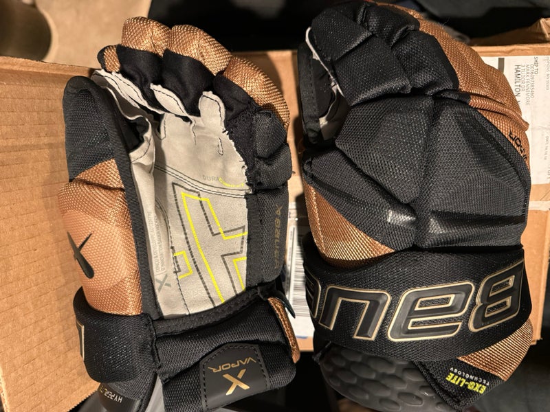 Bauer Vapor Hyperlite Gloves 13" (Used)