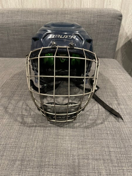 Medium Bauer Hyperlite Helmet (Used)