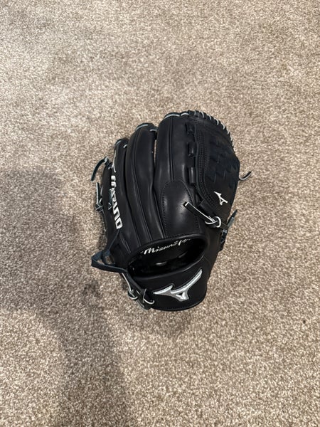 Mizuno Pro RH Pitcher's Baseball Glove 12" (New)
