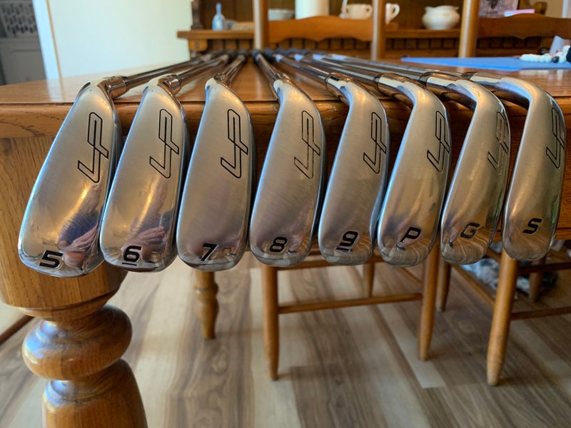 Men's 2022 Wilson Staff Launch Pad 2 Right Handed Iron Set Regular Flex Graphite Shaft (Used)