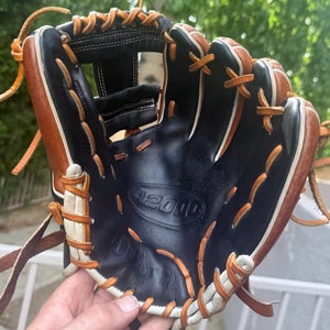 RH Wilson A2000 11.25” Baseball Glove (Broken-In)
