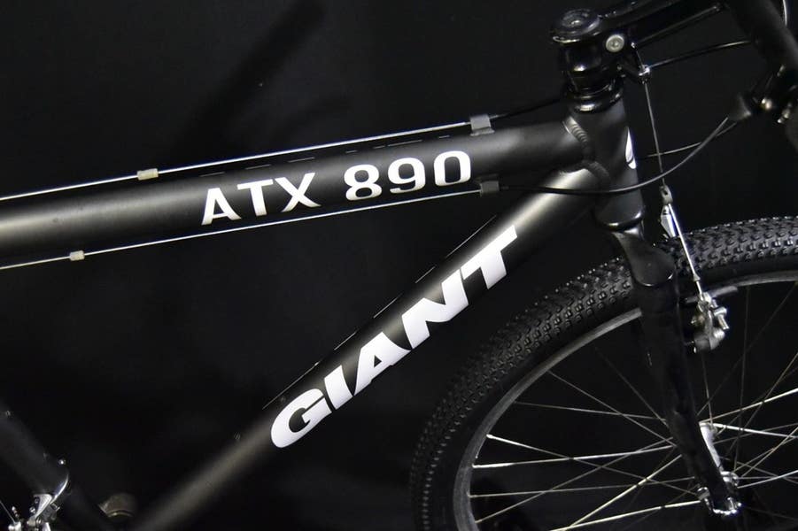 GIANT ATX 890 MTB BIKE SIZE LARGE, 19