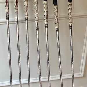 Titleist 695 MB Forged Right Handed Iron Set Stiff Flex Steel Shaft (Used)