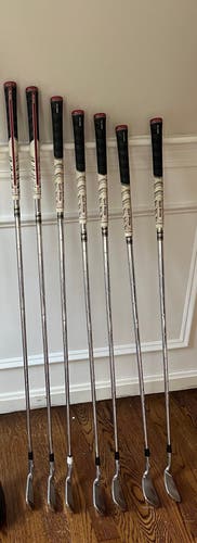 Titleist 695 MB Forged Right Handed Iron Set Stiff Flex Steel Shaft (Used)