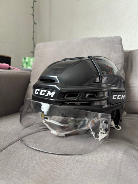 CCM Tacks 910 Helmet with Bauer visor