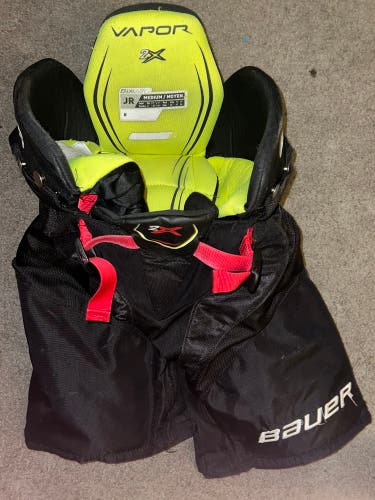 Men's Junior Medium Bauer VAPOR 2X Hockey Pants (Used)