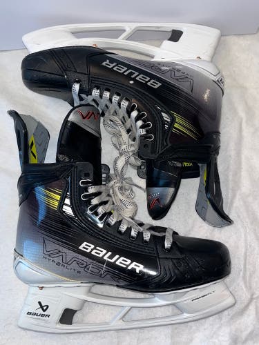2024 Bauer Vapor Hyperlite 2 Hockey Skates Regular Width 7.5 Fit 2 (Used)
