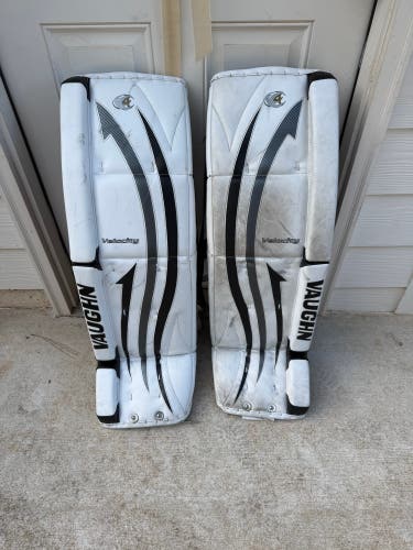 36" Vaughn velocity 7480 Goalie Leg Pads (Used)