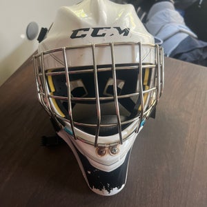 Senior 2020 Small CCM Axis 1.5 Goalie Mask (Used)