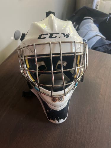 Senior 2020 Small CCM Axis 1.5 Goalie Mask (Used)