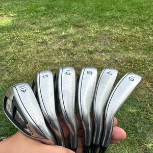 Men's Callaway Rogue ST Right Handed Iron Set Regular Flex (6 Clubs 6-GW) Graphite Shaft (Used)