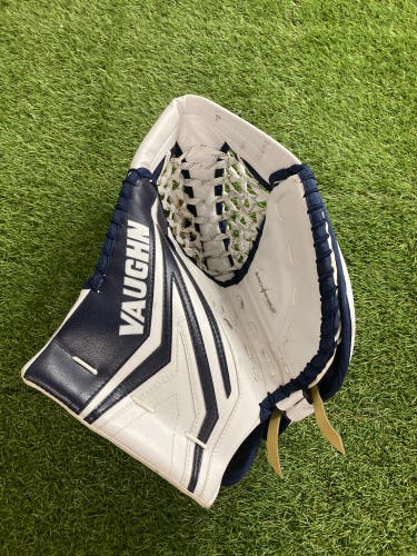 White Senior Vaughn SLR3 Pro Carbon Goalie Glove Regular (Used)