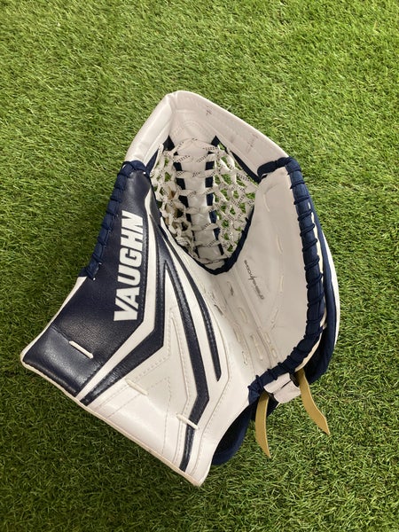White Senior Vaughn SLR3 Pro Carbon Goalie Glove Regular (Used)