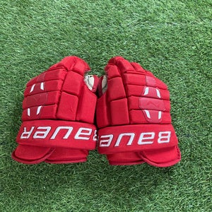 Red Junior Bauer Nexus N2900 Gloves 12" (Used)