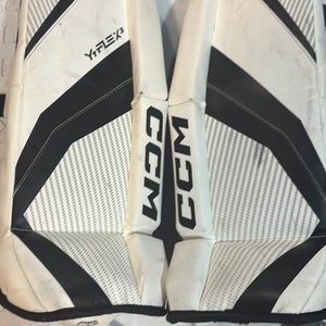 22" CCM YTFLEX 3 Goalie Leg Pads (Used)