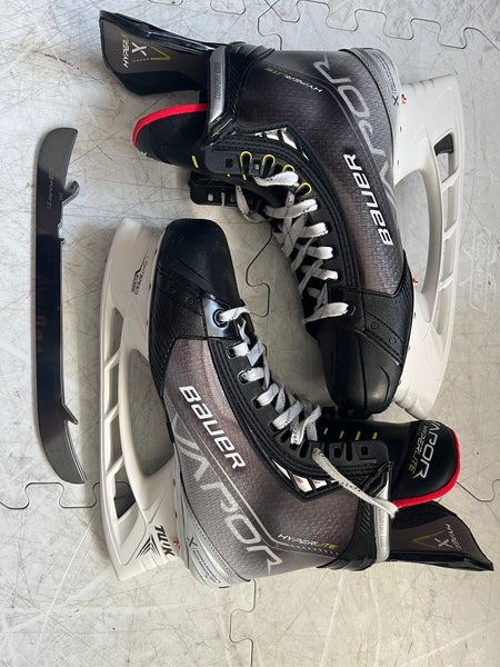 Bauer Vapor Hyperlite Hockey Skates Regular Width 10 used once