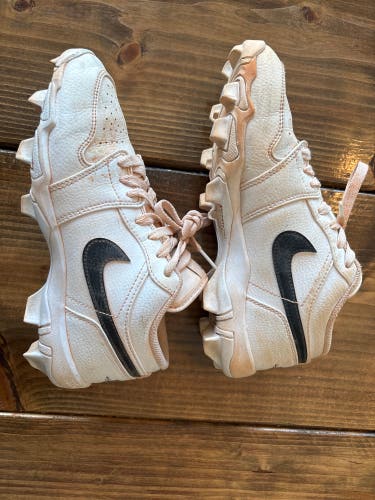 Jordan 1 Low Cleats—White Kids 5.5Y (Big Kids / Youth) Youth Nike Molded Cleats Cleats (Used)