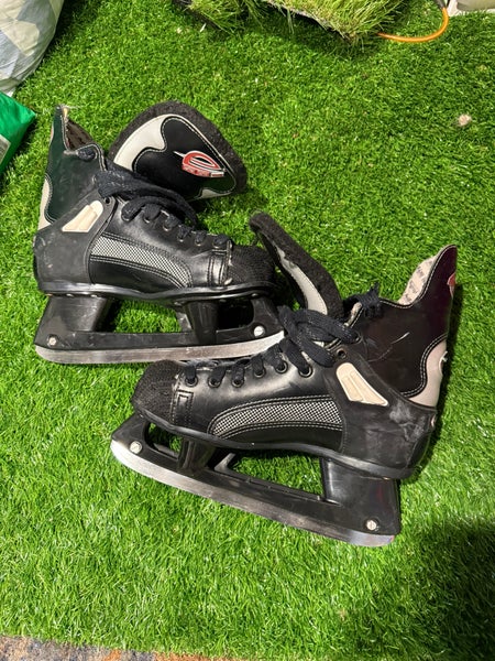 CCM Edge 4.3 Hockey Skates Regular Width 7 (Used)