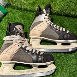 CCM Classic Hockey Skates 9 (Used)