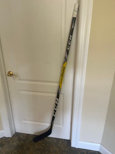 CCM SUPER TACKS PRO STOCK STICK RH P88