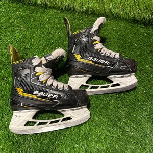 Bauer Supreme M4 Hockey Skates Regular Width youth 10 (Used)