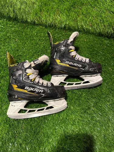 Bauer Supreme M4 Hockey Skates Regular Width youth 10 (Used)