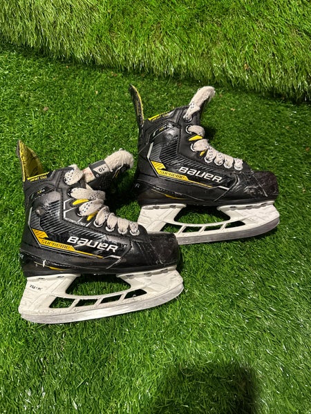 Bauer Supreme M4 Hockey Skates Regular Width youth 10 (Used)