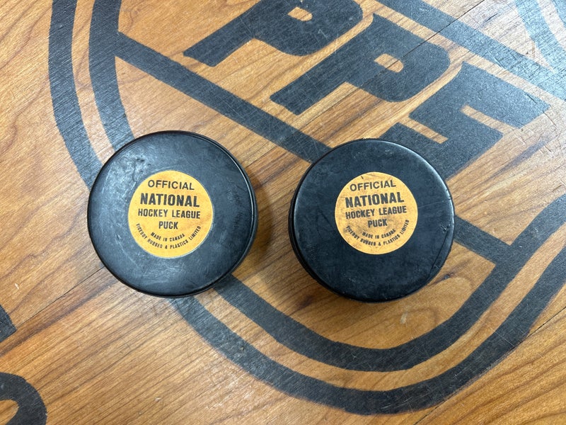 Official National Hockey League Pucks -2