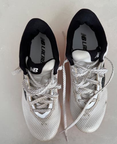 White Men's Size M 8.5 (W 9.5) Adult New Balance Low Top Freeze 5.0 Molded Cleats (Used)