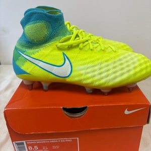 Green Women's Size M 7.5 (W 8.5) Nike Nike Magista Obra II Pro Cleats (New)