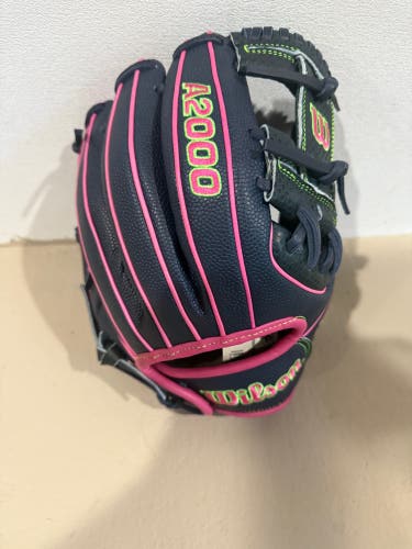 2025 Wilson DP15 A2000 RH Infield Baseball Glove 11.5" (New)