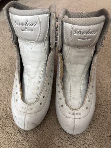 Jackson Ultima Debut Figure Skates B Adult 6 (Used)