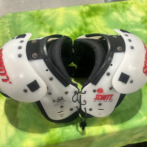 Schutt Jr Blocker Shoulder Pads (Used)