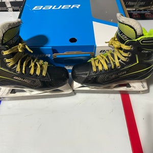 2022 Bauer GSX Hockey Goalie Skates Regular Width Size 2 (Used)