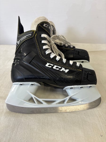 CCM Super Tacks 9350 Hockey Skates Regular Width Size 2 (Used)