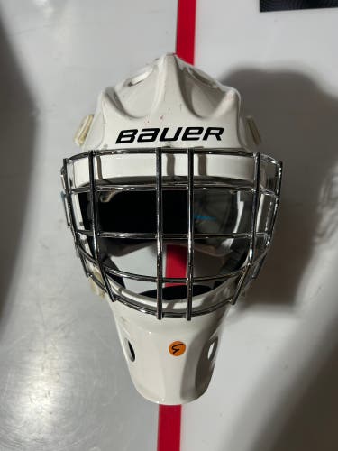 Junior 2023 Bauer 930 Goalie Mask (Used)