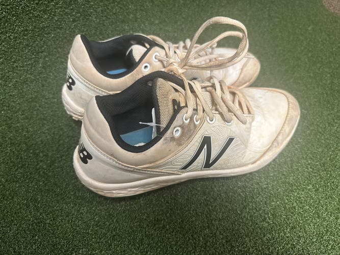White Men's Size M 9.5 (W 10.5) Adult New Balance Low Top Metal (Used)