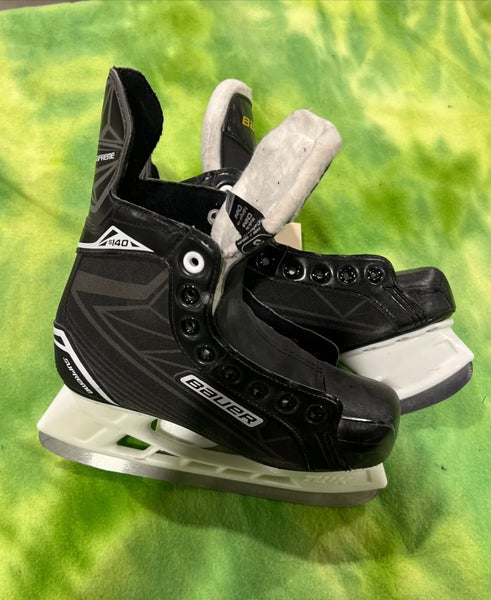 Bauer Supreme S140 Hockey Skates Regular Width Size 3 (Used)
