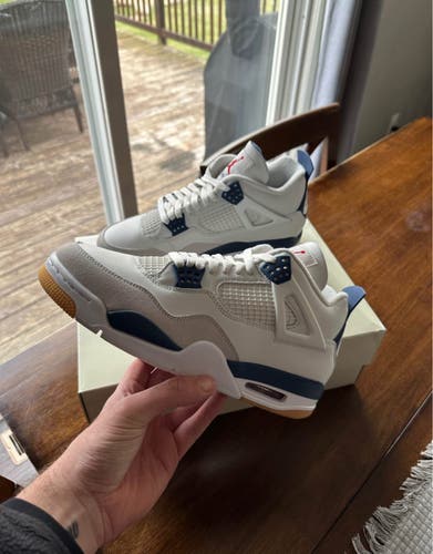 Jordan 4 SB