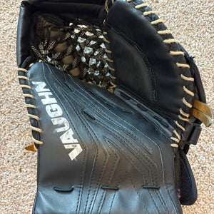 Black Junior Vaughn SLR3 Goalie Glove Regular (Used)