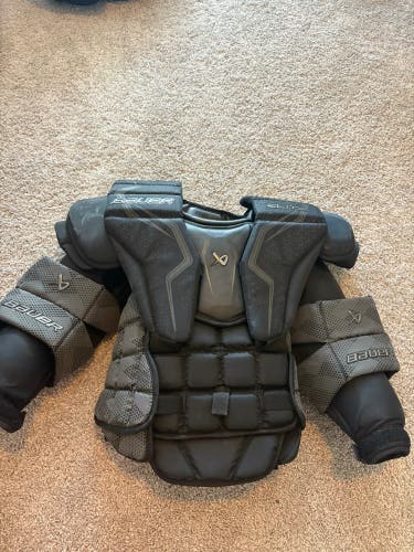 Intermediate Small Bauer Elite Goalie Chest Protector (Used)