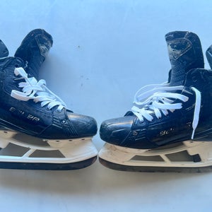 2022 Bauer Supreme Mach Hockey Skates Regular Width 9 (Used)