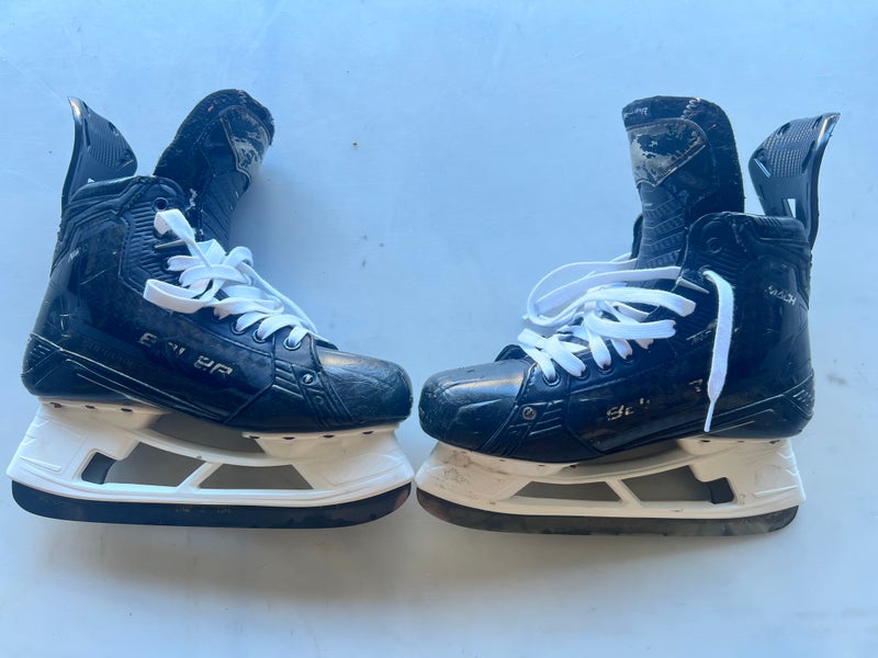 2022 Bauer Supreme Mach Hockey Skates Regular Width 9 (Used)
