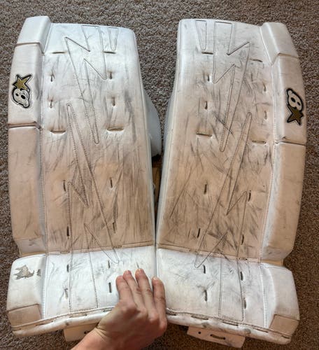 White 29+1" Intermediate Brian's NetZero 2 Goalie Leg Pads (Used)